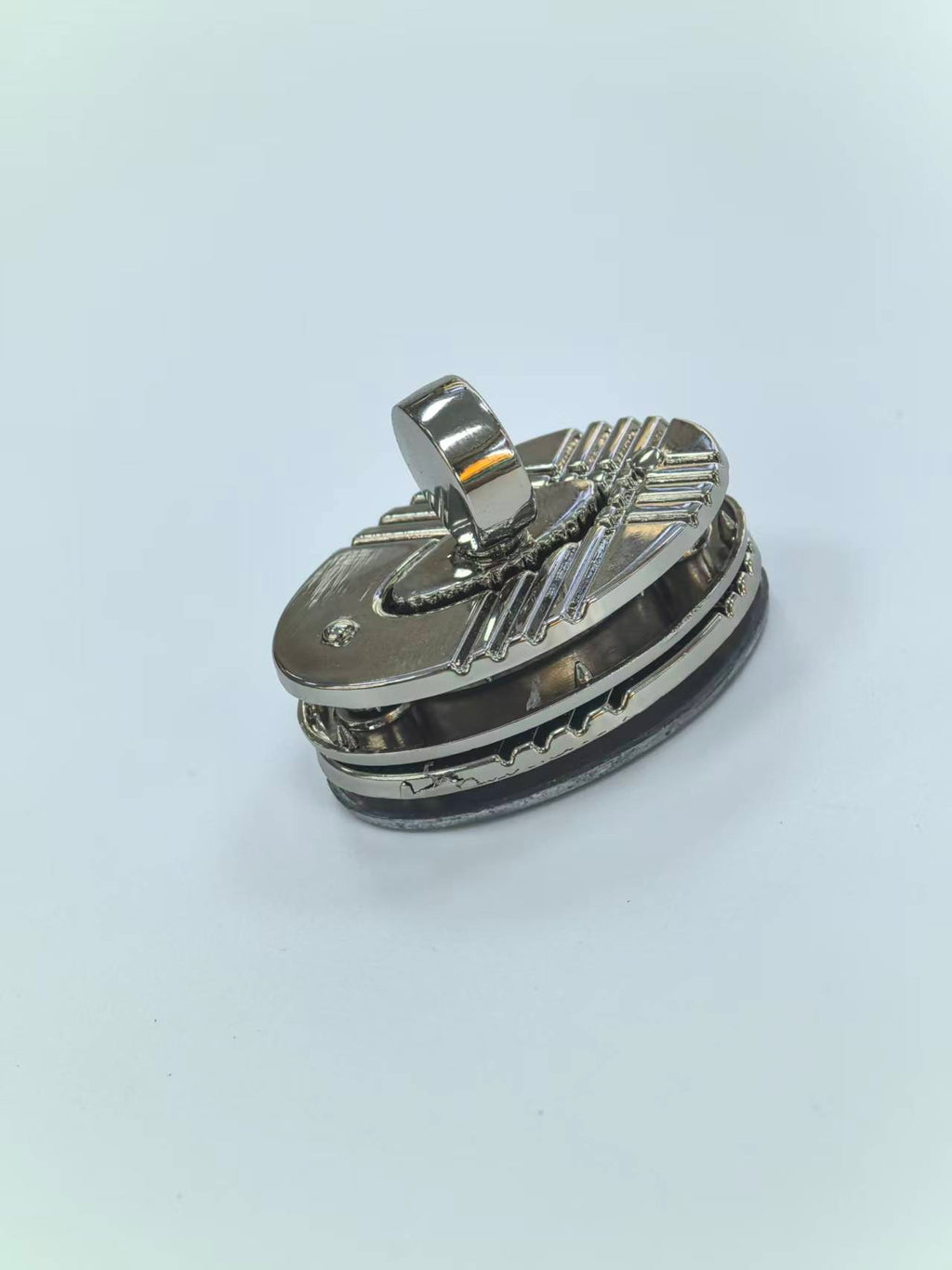 Textured Oval Turn Lock Bag Closure