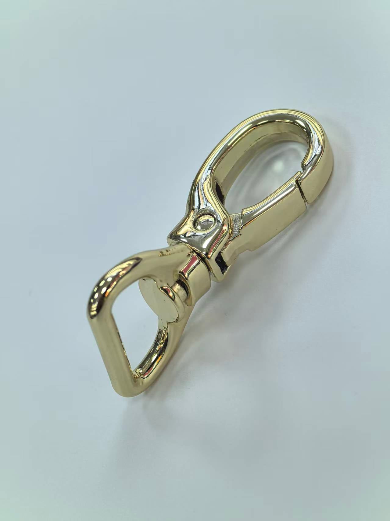 Trapezoid Loop Swivel Snap Hook