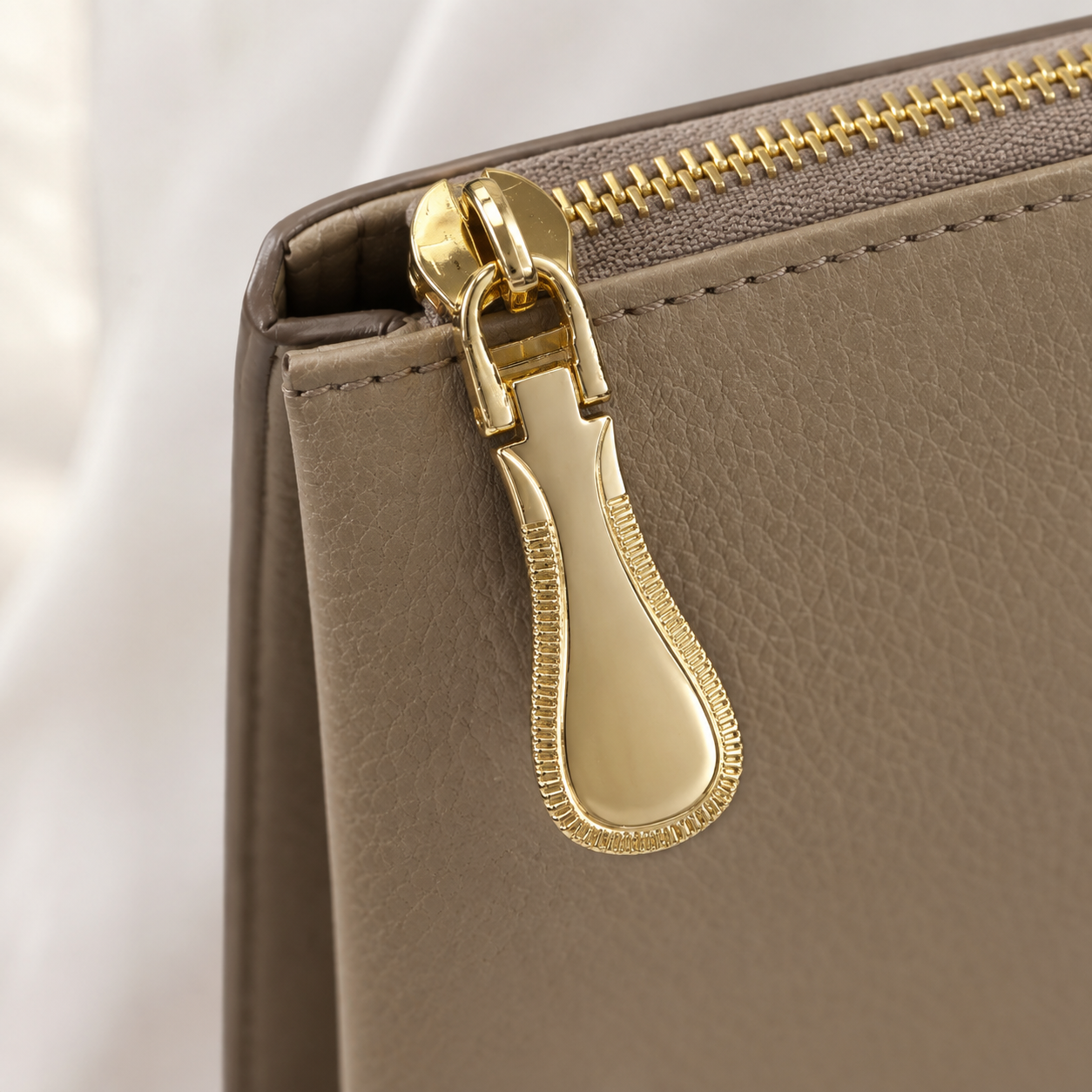 Textured Edge Teardrop Metal Zipper Puller
